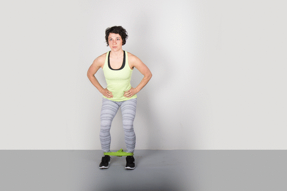 13 حرکت ورزش با کش در خانه + ویدئو