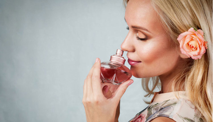 آیا زدن عطر روی پوست مضر است؟