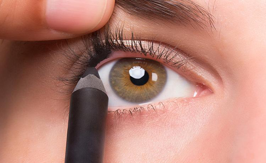 آموزش کشیدن خط چشم با مداد برای افراد مبتدی