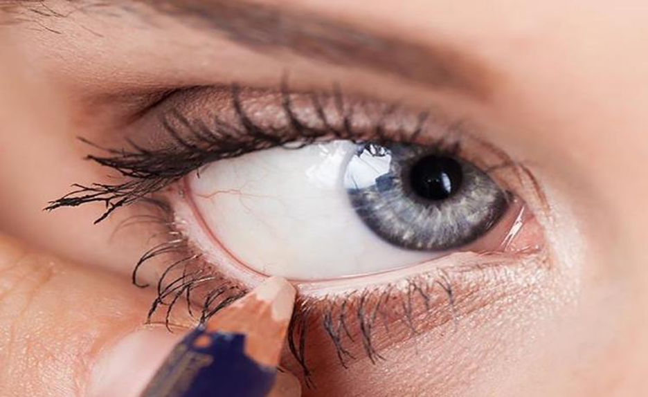 آموزش کشیدن خط چشم با مداد برای افراد مبتدی