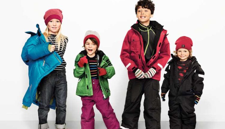 بررسی نکات مهم برای خرید لباس بچگانه زمستانی